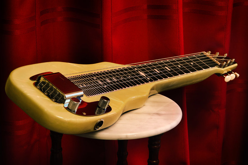 lap steel guitar