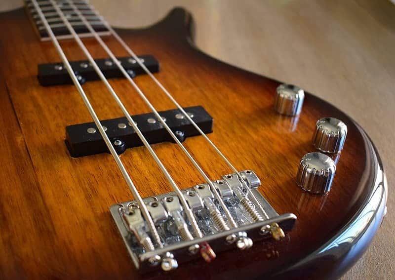 bass guitar strings