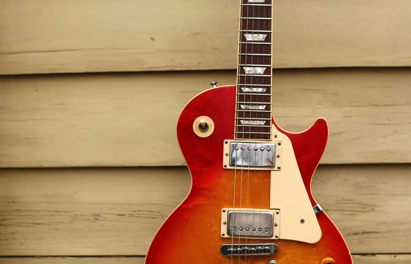 gibson les paul standard guitar