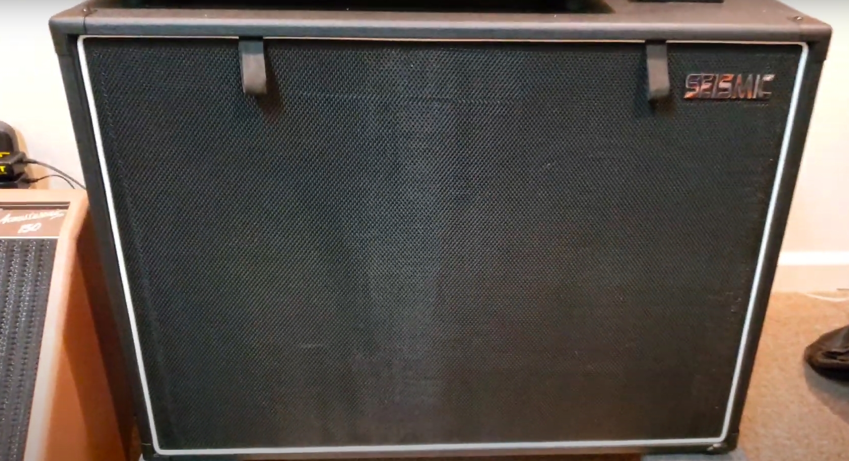 Seismic Audio 2×12 guitar speaker cabinet