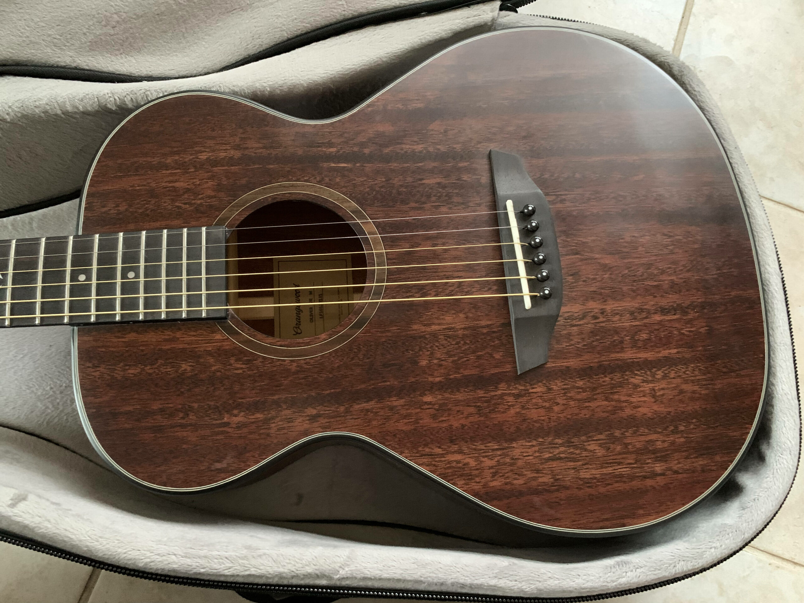 Orangewood Oliver guitar