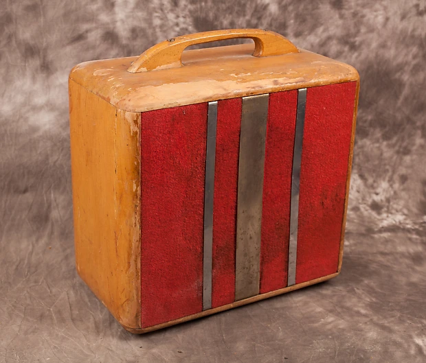 Fender 1946 Woodie Deluxe Guitar amps