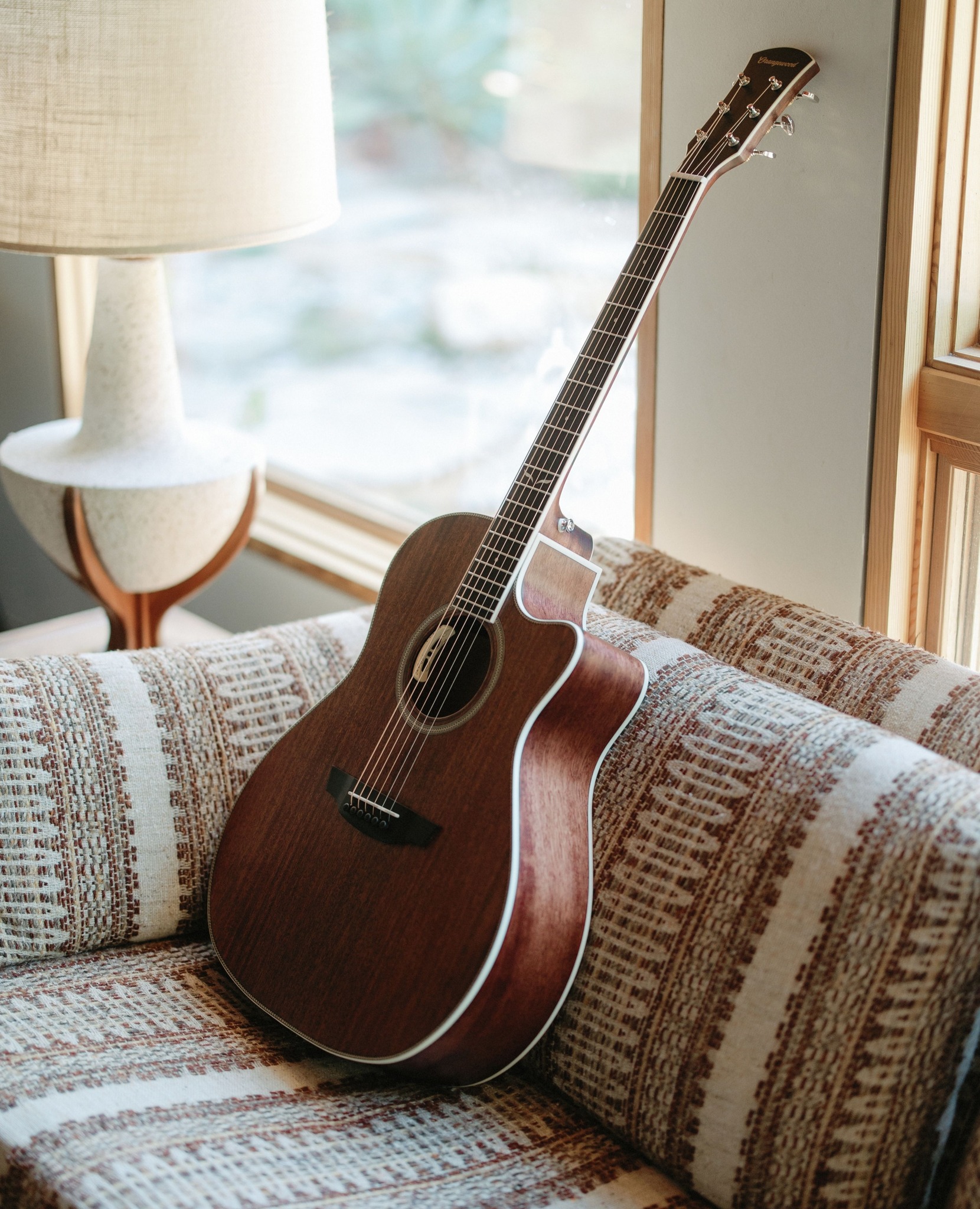 Orangewood Rey Review: mahogany orangewood guitar