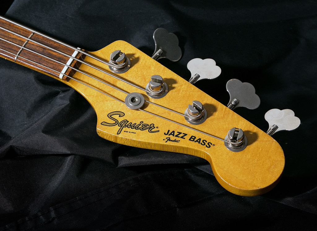 squire jazz bass guitar