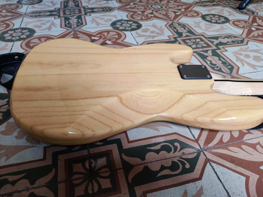 Harley Benton JB-75MN NA Vintage Series Bass backside