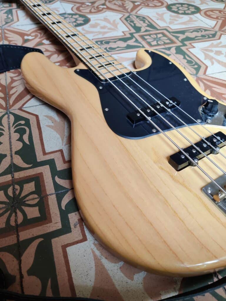 Harley Benton JB-75MN NA Vintage Series Bass